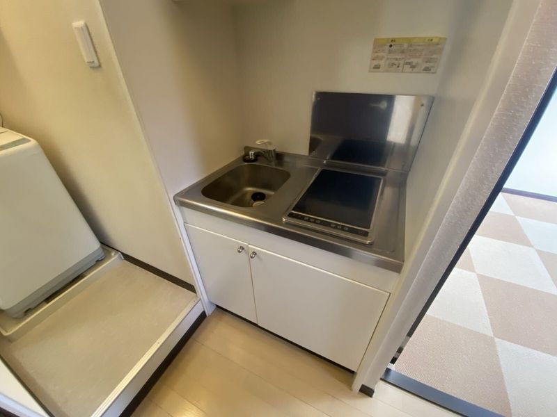 LEONEXT Meito Hon Dori West Kitchen