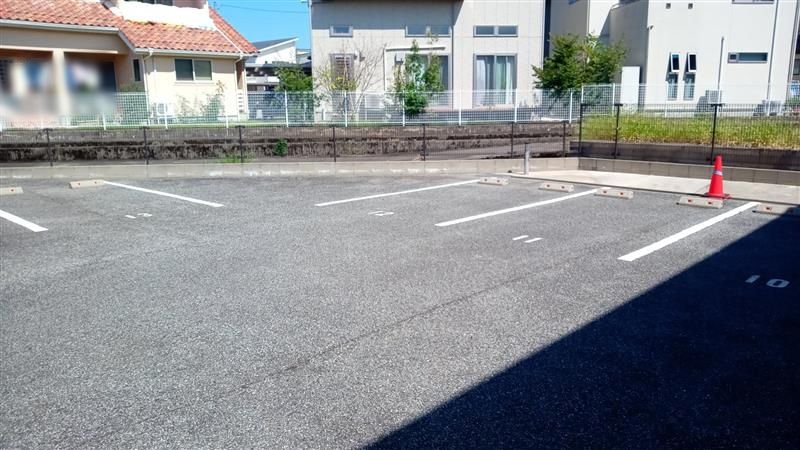 レオパレス天正寺サンシャイン 駐車場