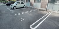 レオネクスト長行 駐車場