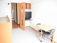 レオパレスグリーンパレス 居間
