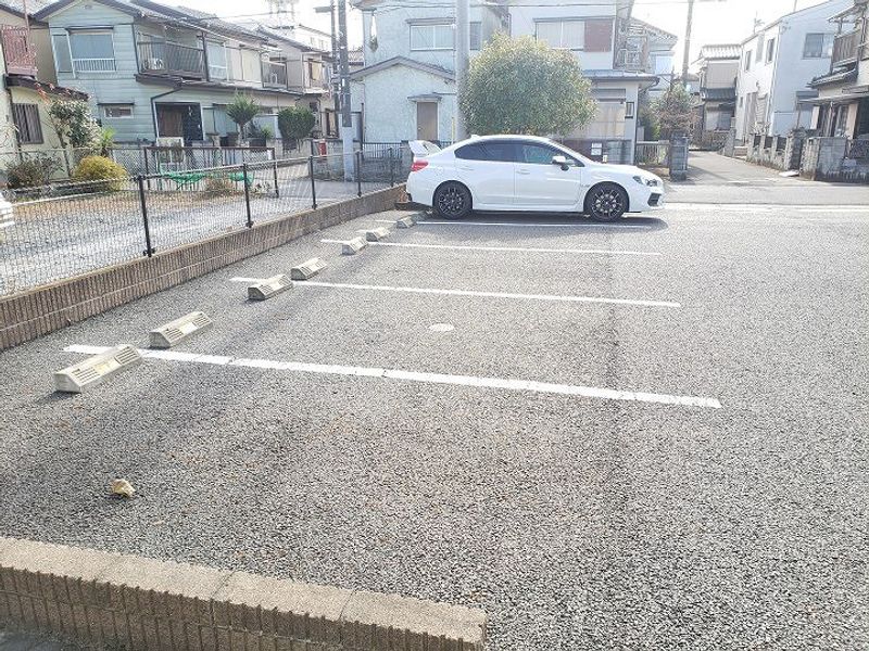 レオパレスグリーンハイム南 駐車場
