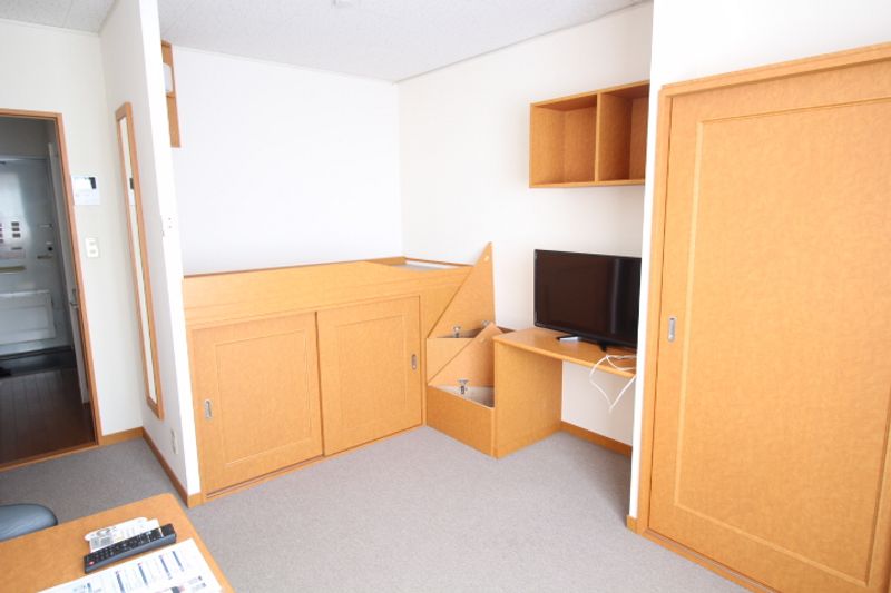 レオパレスアドミラル 居間