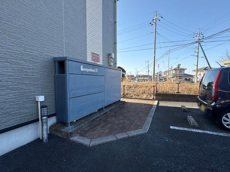 レオパレスプレミール エントランス