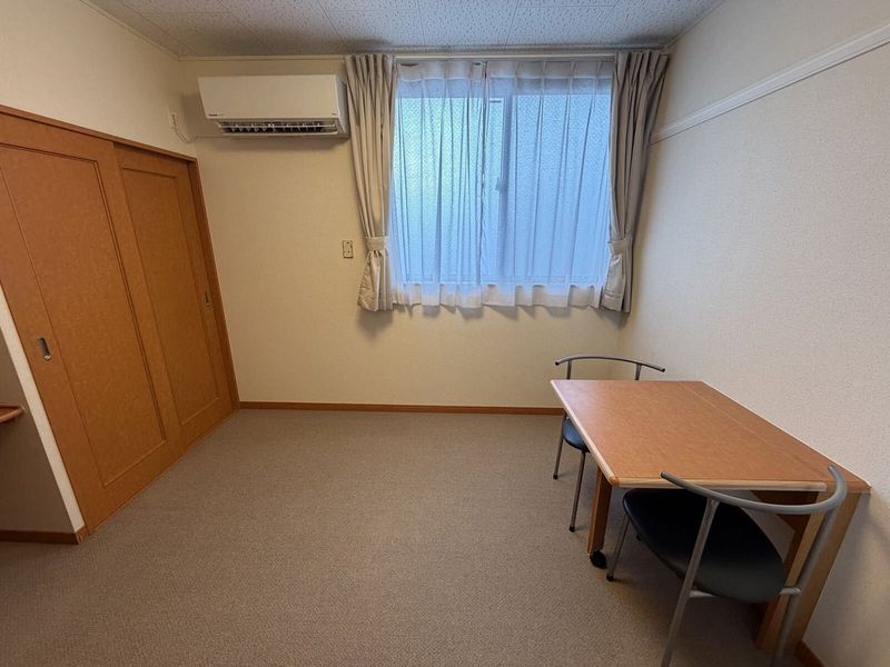 レオパレスかもめＢＯＡＴ 居間