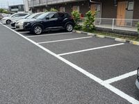レオネクストエムフラッツ新里 駐車場