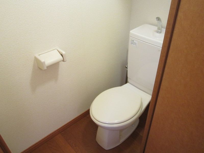 レオパレスタカネ．台 トイレ