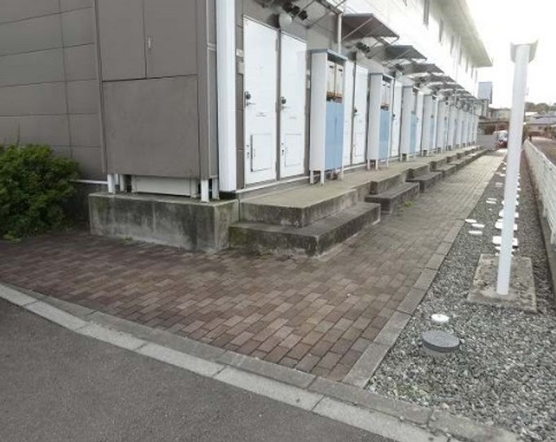レオパレス飯島Ⅱ エントランス