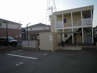 レオパレストゥルーハート 駐車場