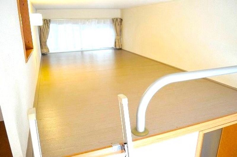 レオパレスルースト その他