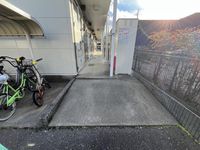 レオパレスニュー宝木ガーデン エントランス