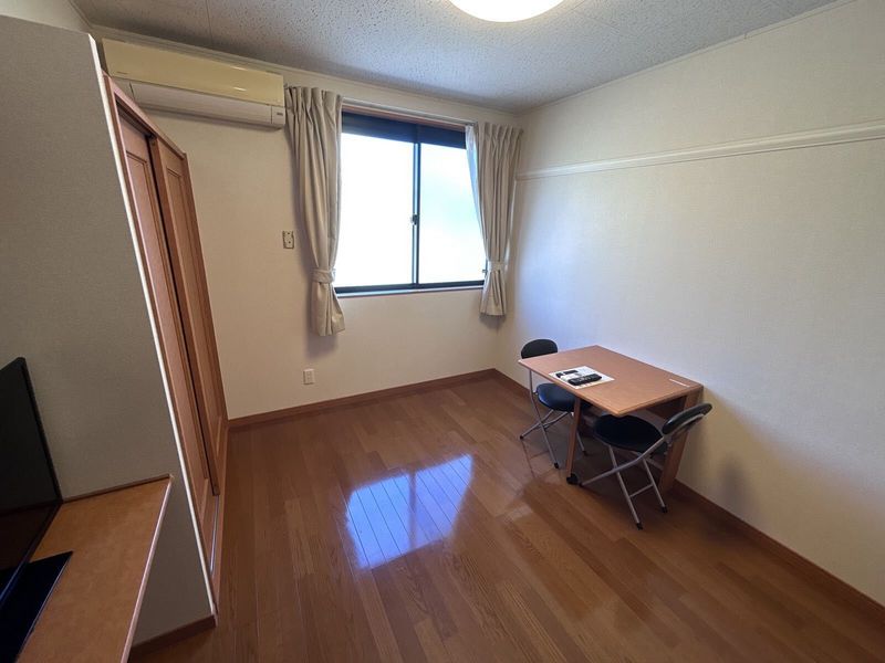 レオパレスグレイス木太 居間