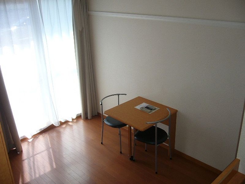 レオパレスハイマット 居間