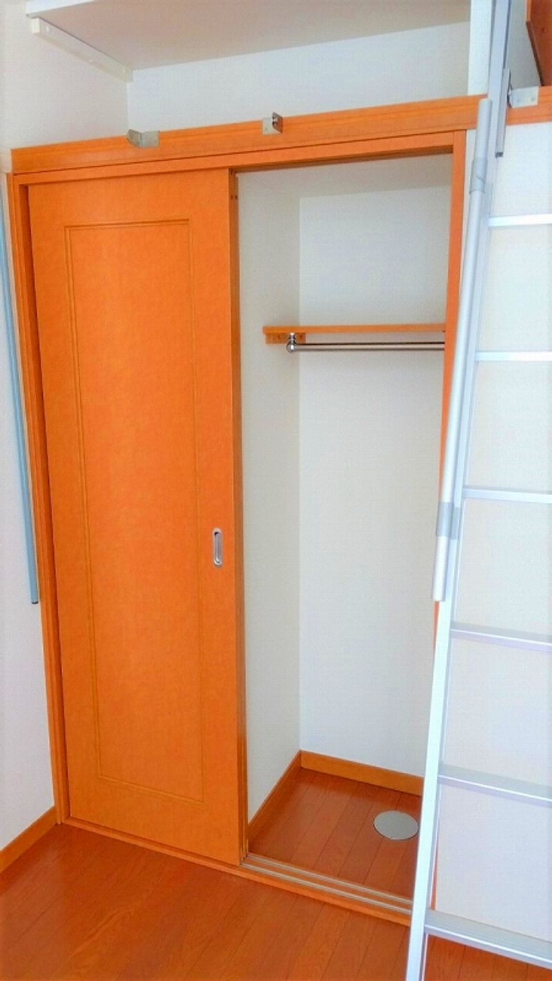 レオパレスベッラステラ 収納