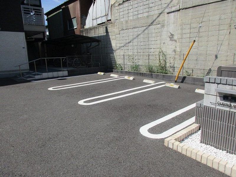 クレイノＭＩＬＫ 駐車場