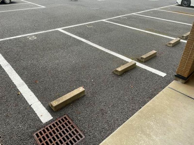 レオパレスメルベーユ 駐車場