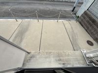 leopalace Lily Balcony