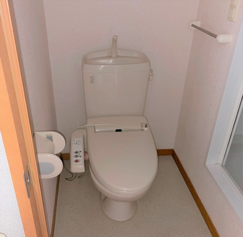 レオパレス三矢小台　ＫＨ トイレ