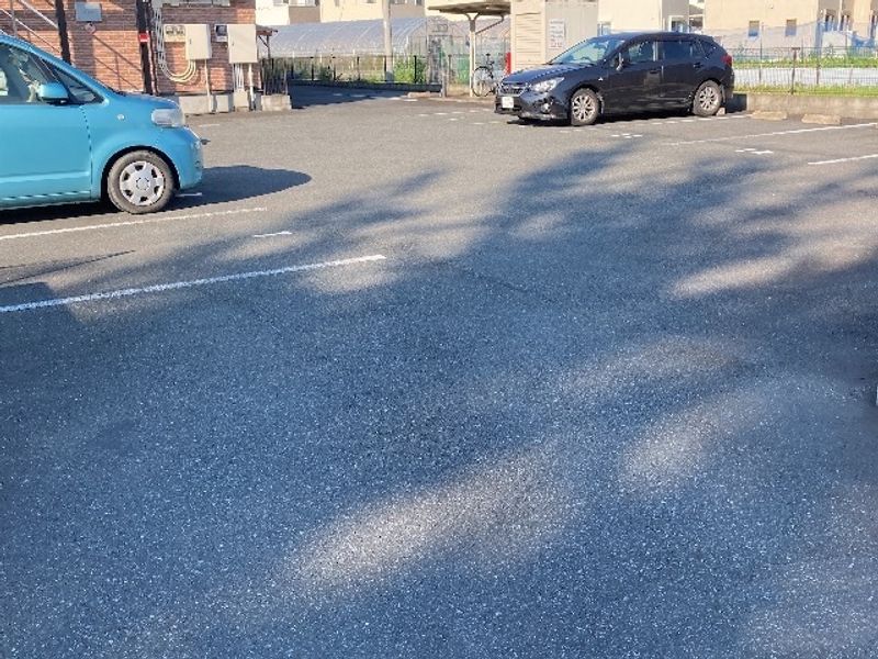 レオパレスむとべ 駐車場