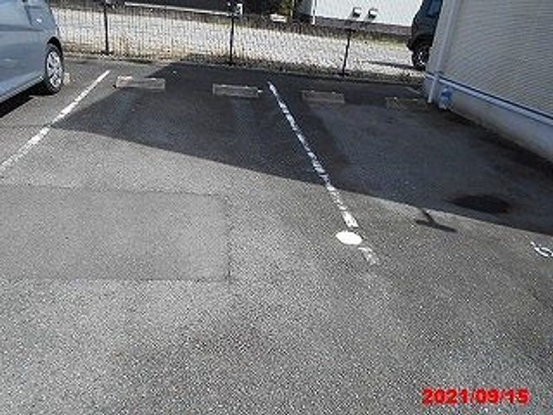 レオネクストあたご 駐車場