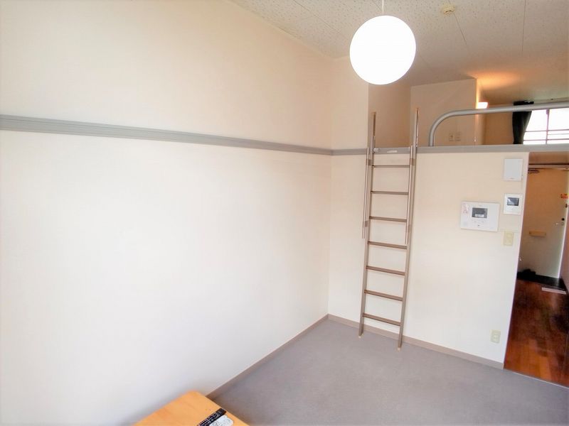 レオパレスベンデュール 居間