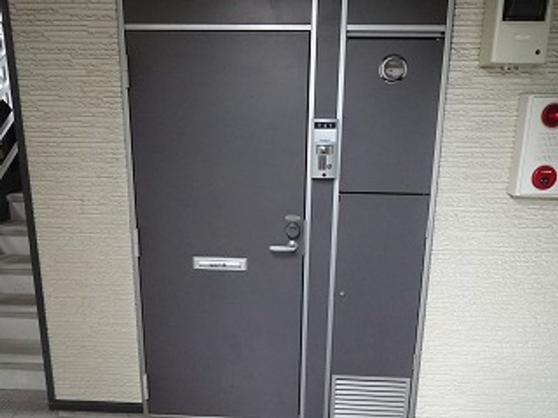 レオパレスＹＡＭＡＺＡＫＩ 玄関
