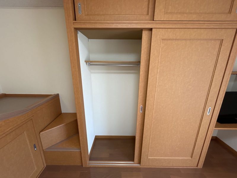 レオパレス鈴木 収納