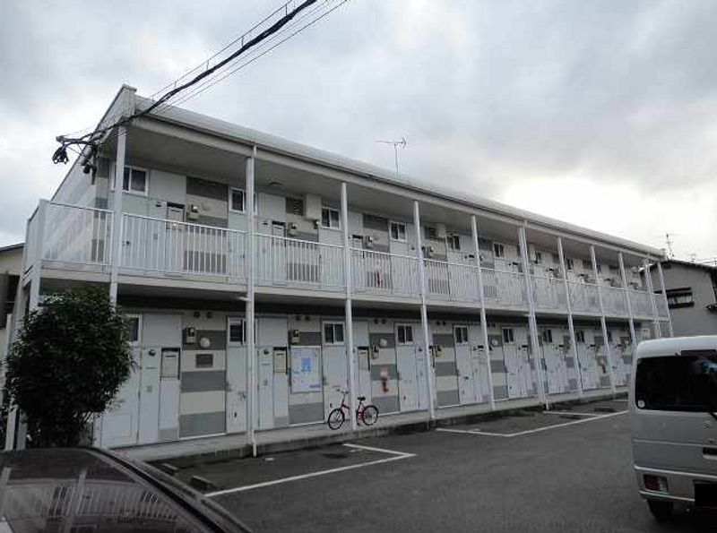 レオパレスポスト　サイド 駐車場