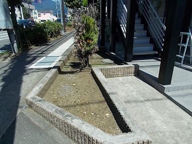 レオパレスメローネⅥ エントランス