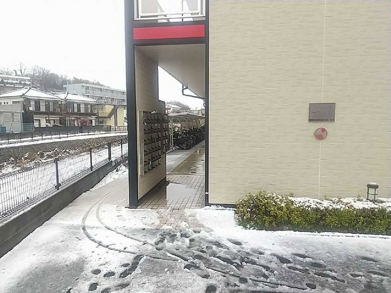 レオパレスメイフラワー エントランス