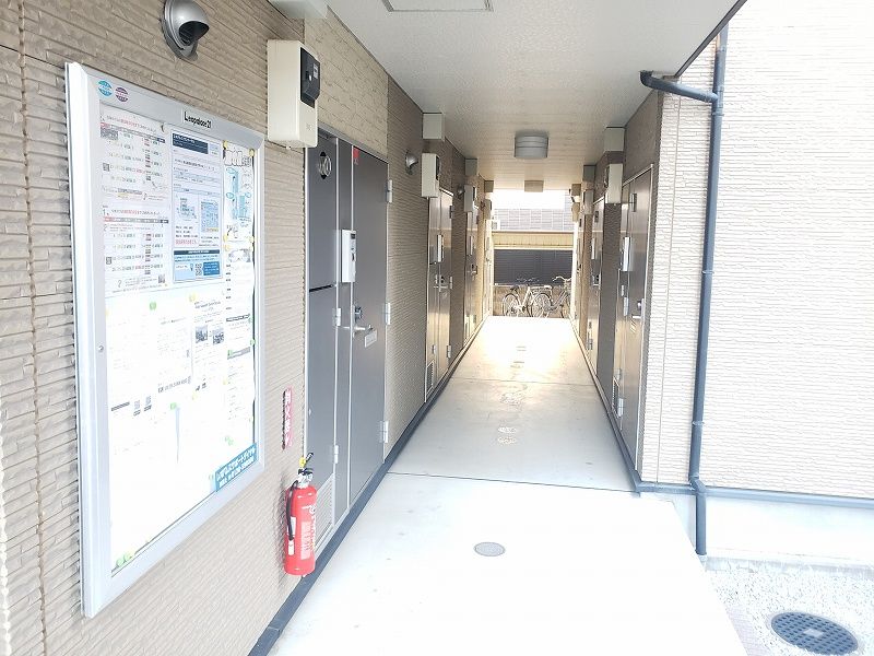 レオパレスサンイーグル エントランス