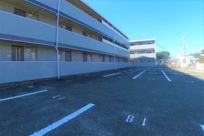 レオパレスＳｔ．Ｌｅａｆ１号館 駐車場