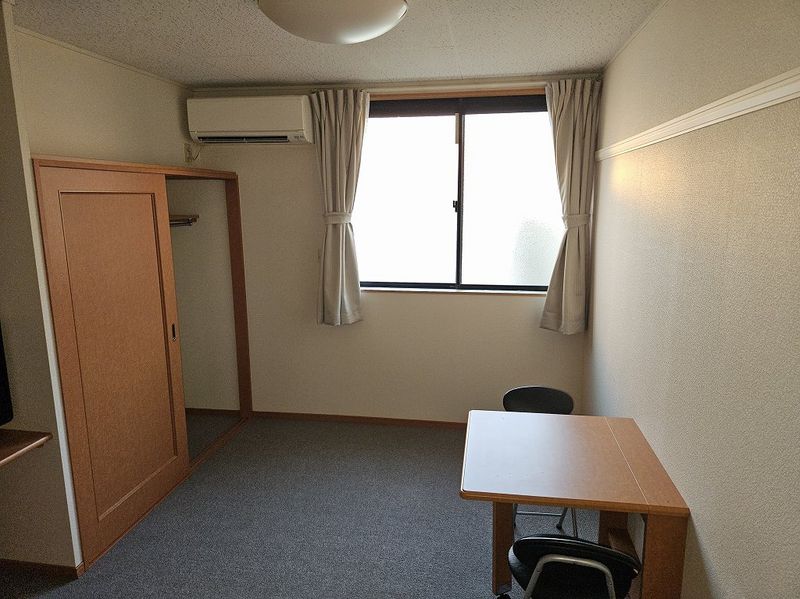 レオパレス菖蒲 居間