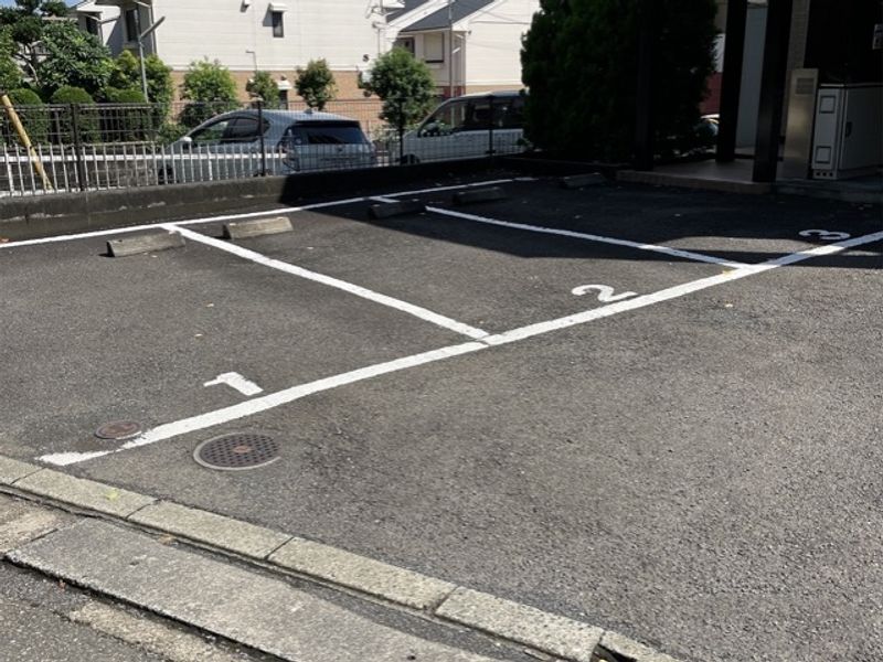 レオパレス葛城 駐車場