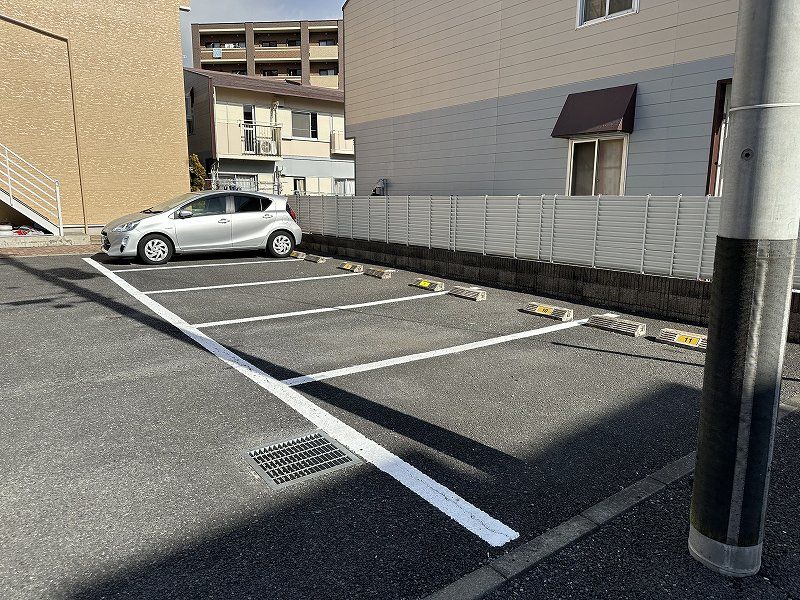 レオパレスさくら 駐車場
