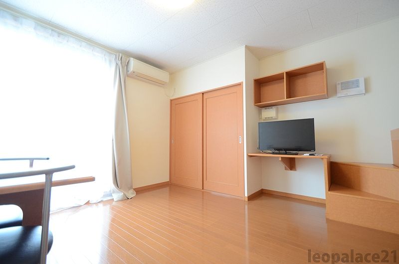 レオパレスイーリス 居間