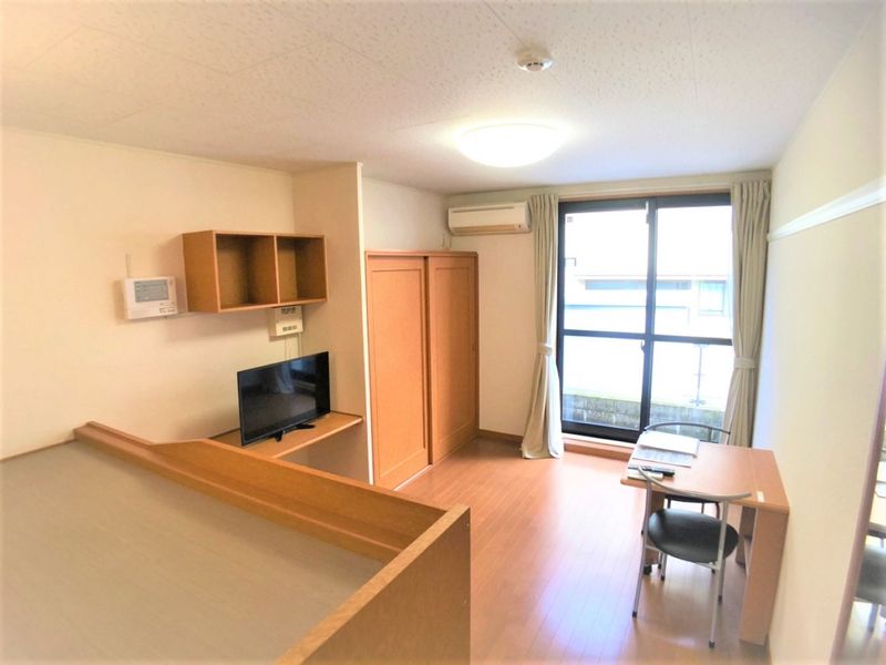 レオパレス桜ヶ丘 居間