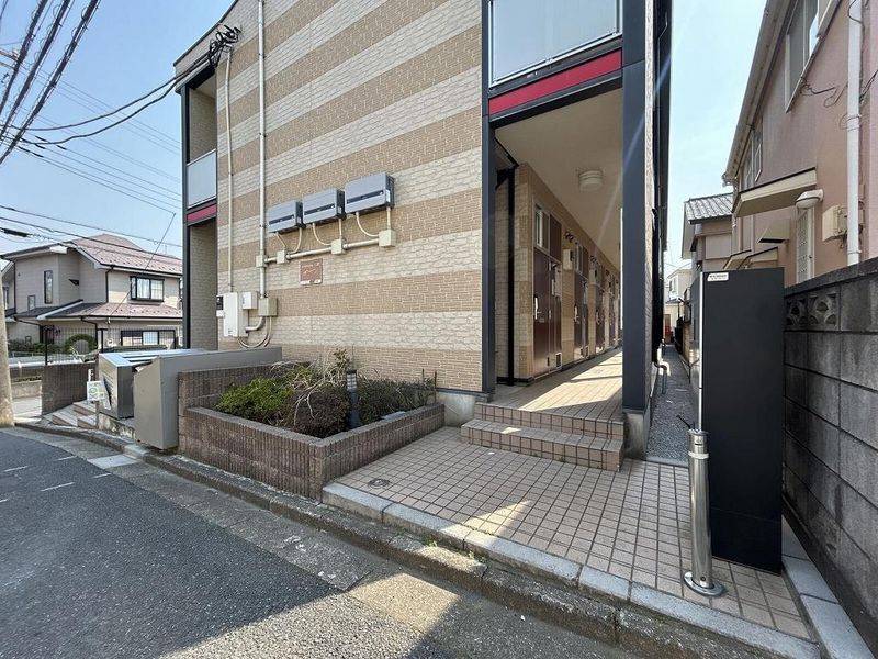 レオパレスコンフォート佐藤 エントランス