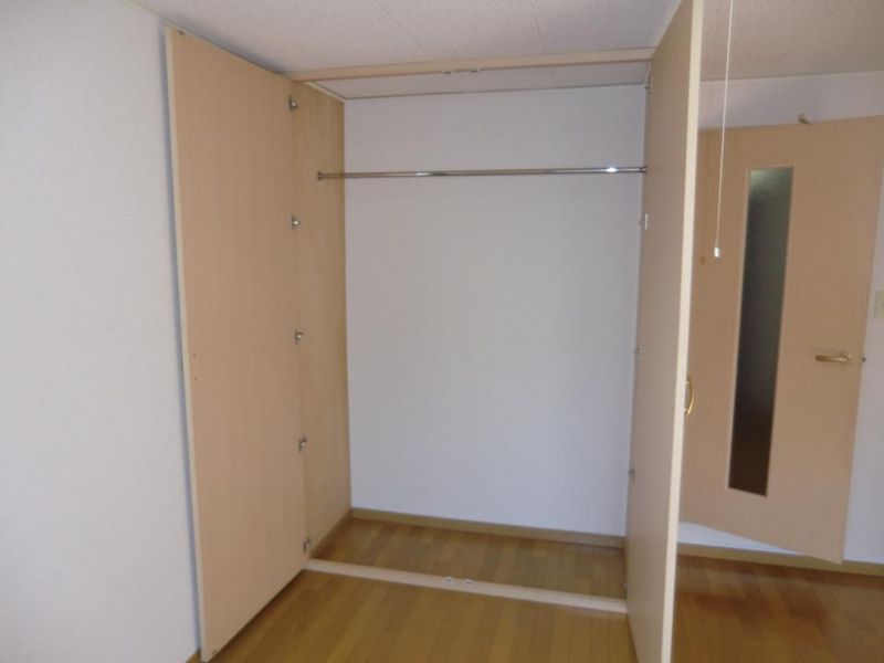 レオパレスプランドール 収納