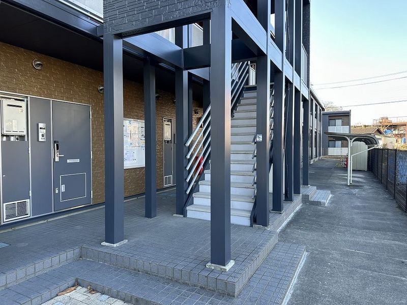 レオパレスサザンクロス エントランス