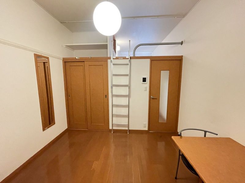 レオパレスブルーレイク唐崎 居間