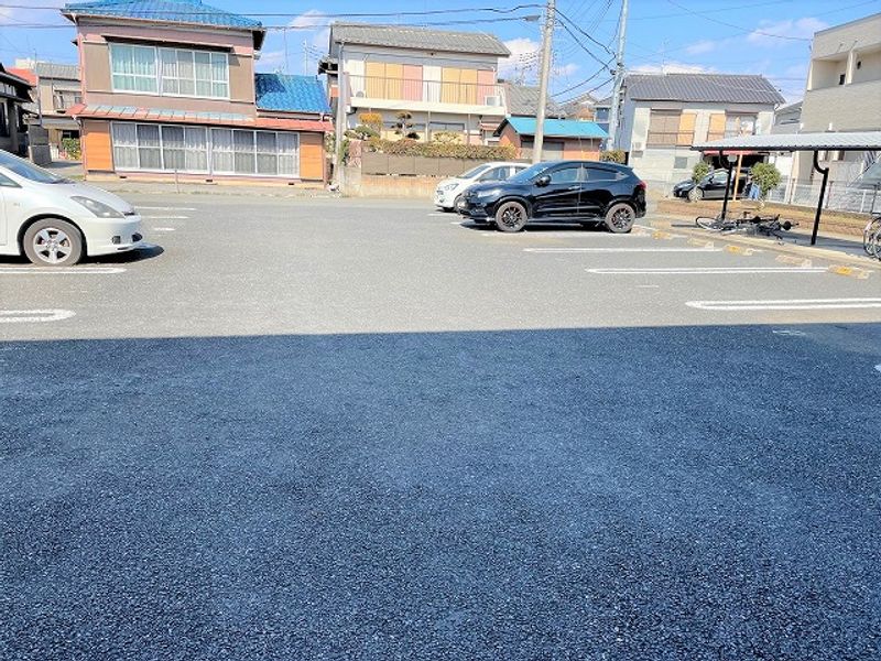 レオネクスト善 駐車場