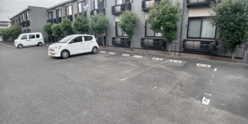 レオパレスラ　フォレビオレット 駐車場