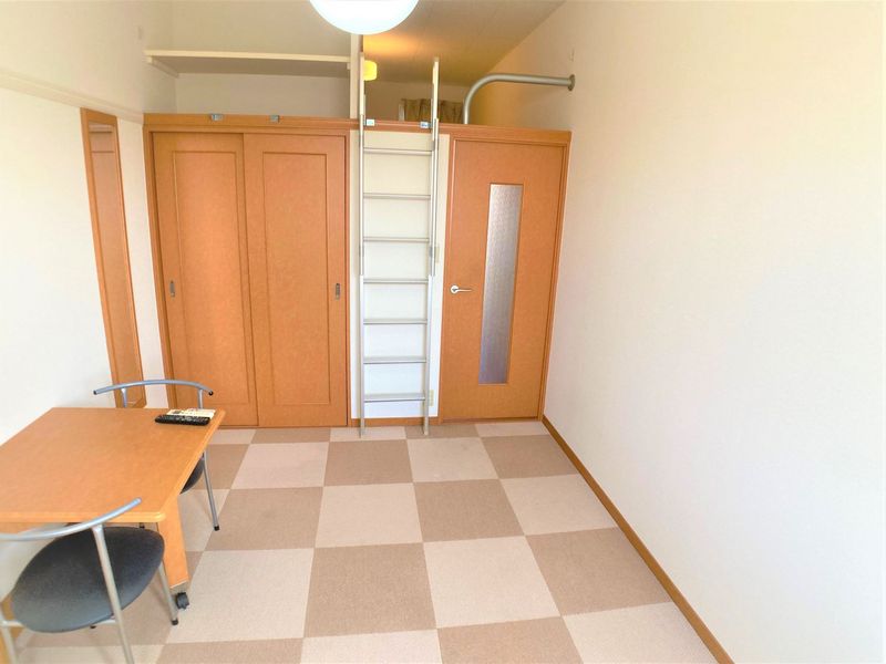レオパレスヴァン壱番館 寝室
