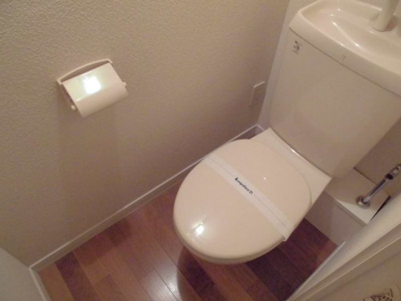 レオパレスシャトル トイレ