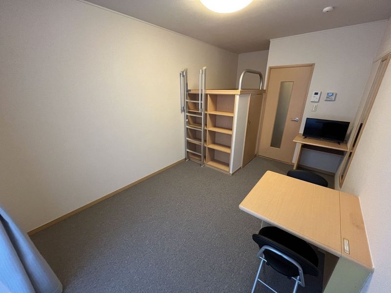 レオパレス愛 居間