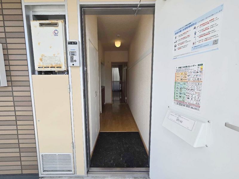 レオパレスシャン　フルール 玄関