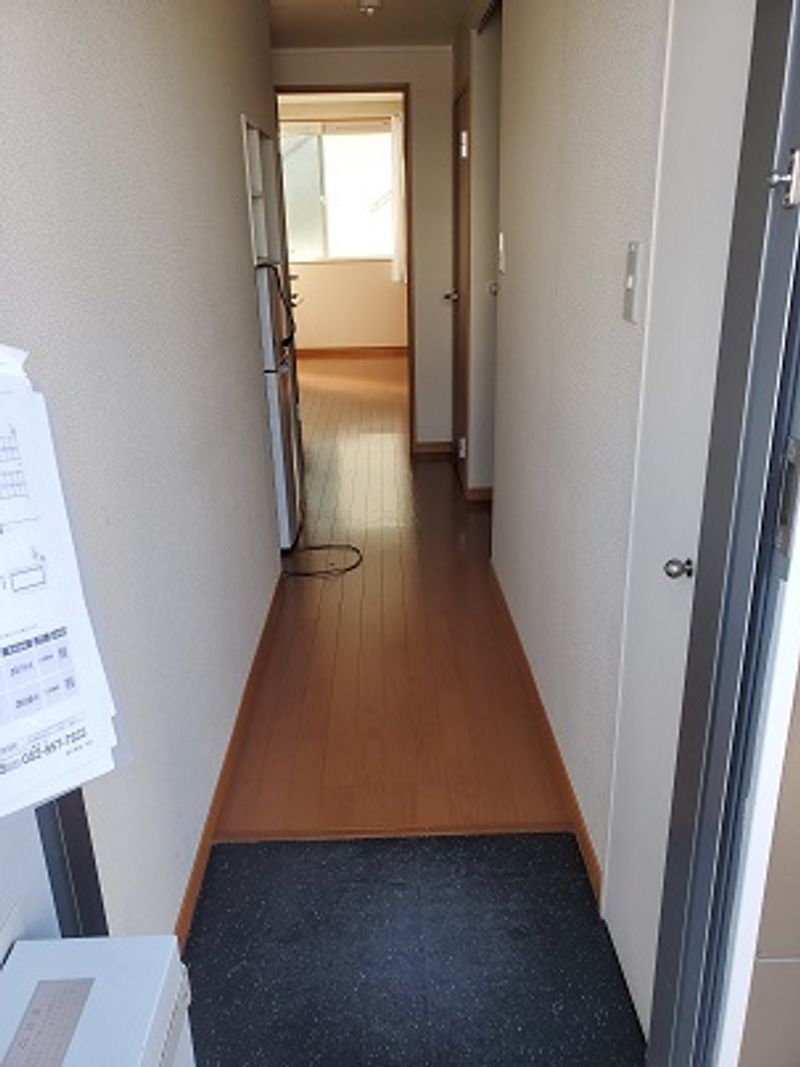 レオパレス滝子 玄関