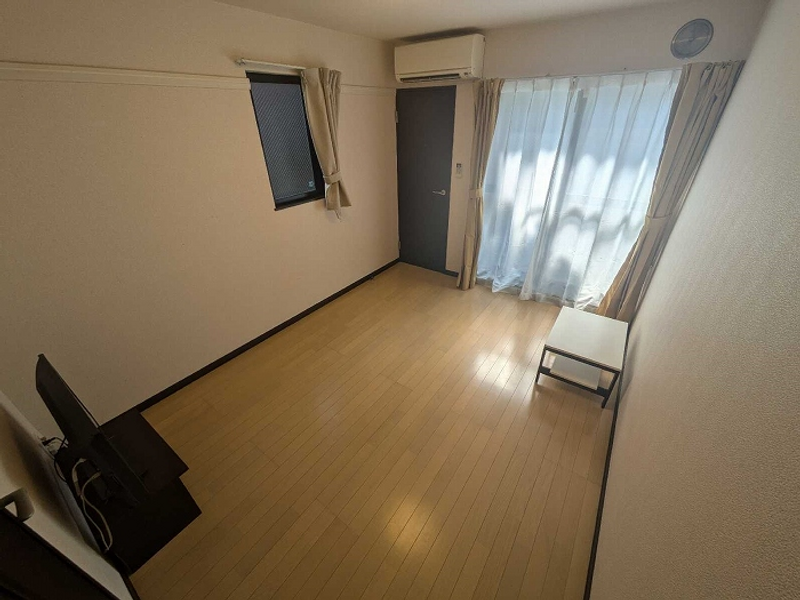 レオネクストライネ 居間
