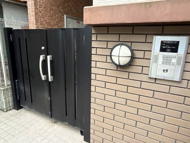 レオパレススペーシア　東池袋 エントランス