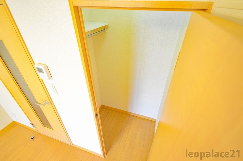 レオパレスプレミエ　エトワール 収納